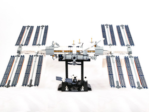 LEGO Space Station 21321